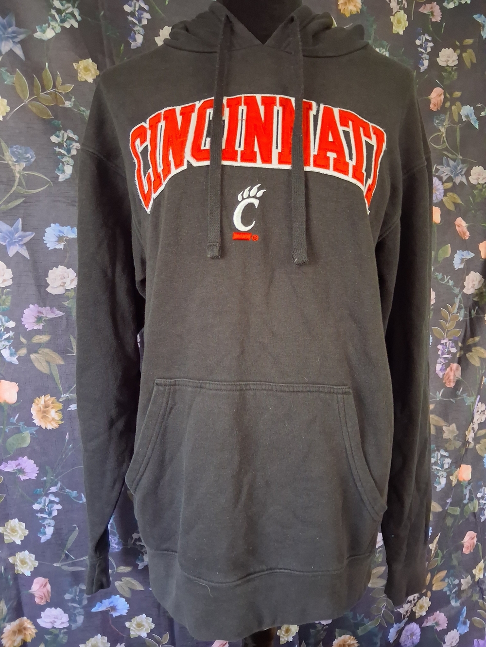 Knights Apparel Black Cincinnati Hooded Pullover with Red & White Graphic